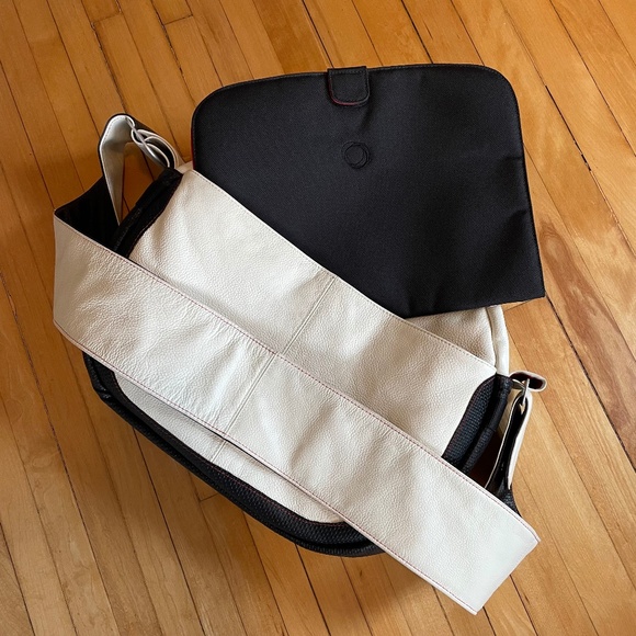 Bugaboo Diaper Bag RED Special Collection Leather Modern Crossbody White - Picture 2 of 15